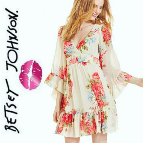 Betsey Johnson Dresses & Skirts - Betsey Johnson Floral Ruffle Winged Sleeve Dress